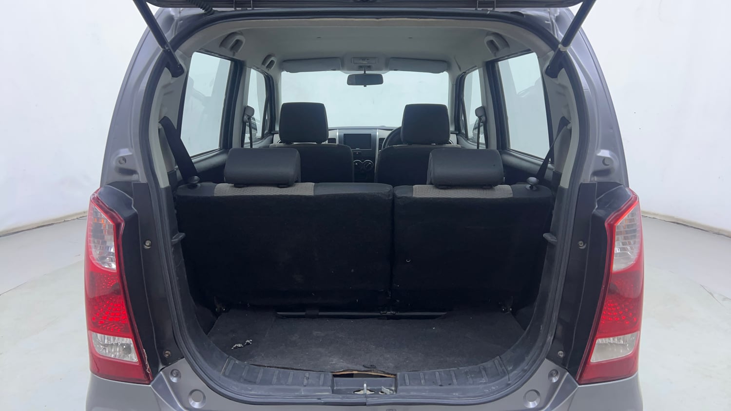Used 2014 Maruti Suzuki Wagon R LXI Petrol Manual interior DICKY INSIDE VIEW