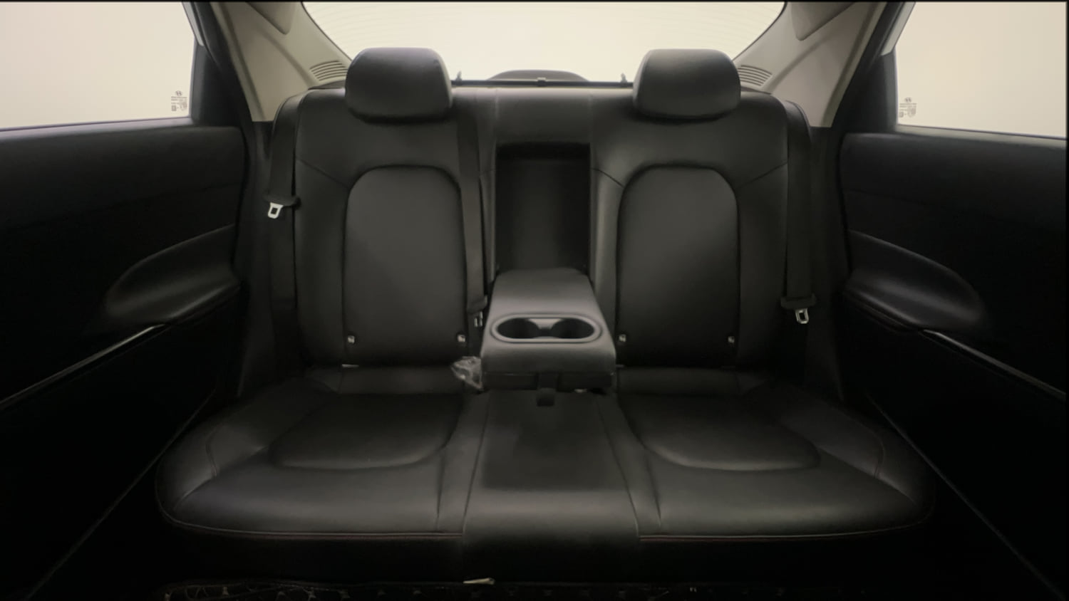 Used 2023 Hyundai Verna SX (O) 1.5 Turbo Petrol MT Petrol Manual interior REAR SEAT CONDITION VIEW