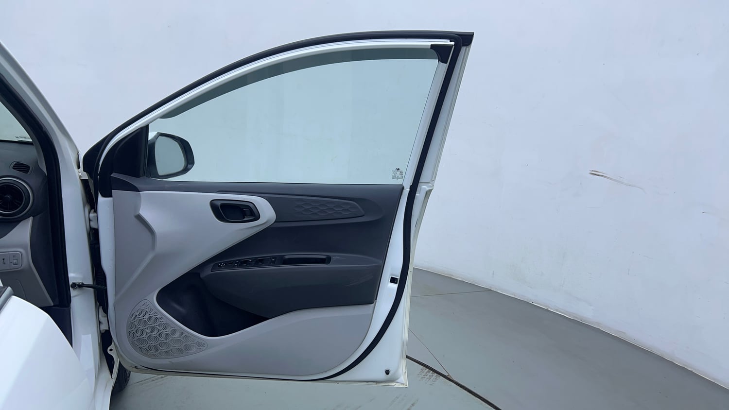 Used 2022 Hyundai Grand i10 Nios Magna 1.2 Kappa VTVT CNG Cng Manual interior RIGHT FRONT DOOR OPEN VIEW