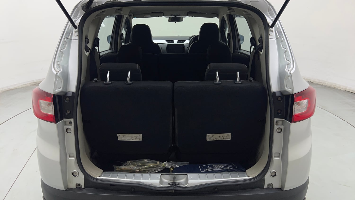 Used 2021 Renault Triber RXZ EASY-R AMT Petrol Automatic interior DICKY INSIDE VIEW