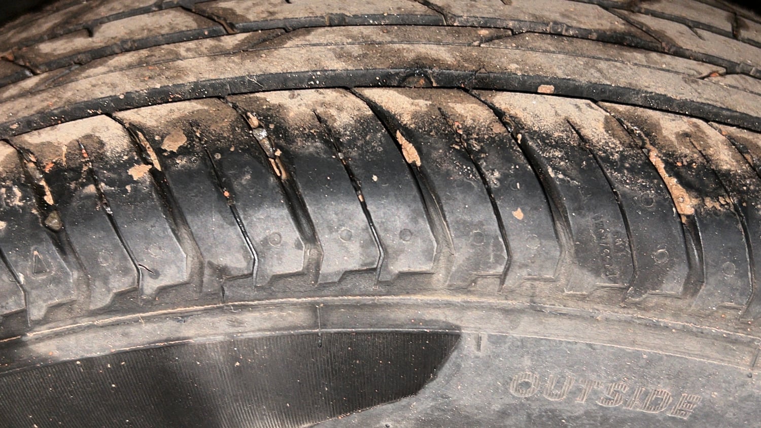 Used 2023 Nissan Magnite XL Petrol Manual tyres RIGHT REAR TYRE TREAD VIEW