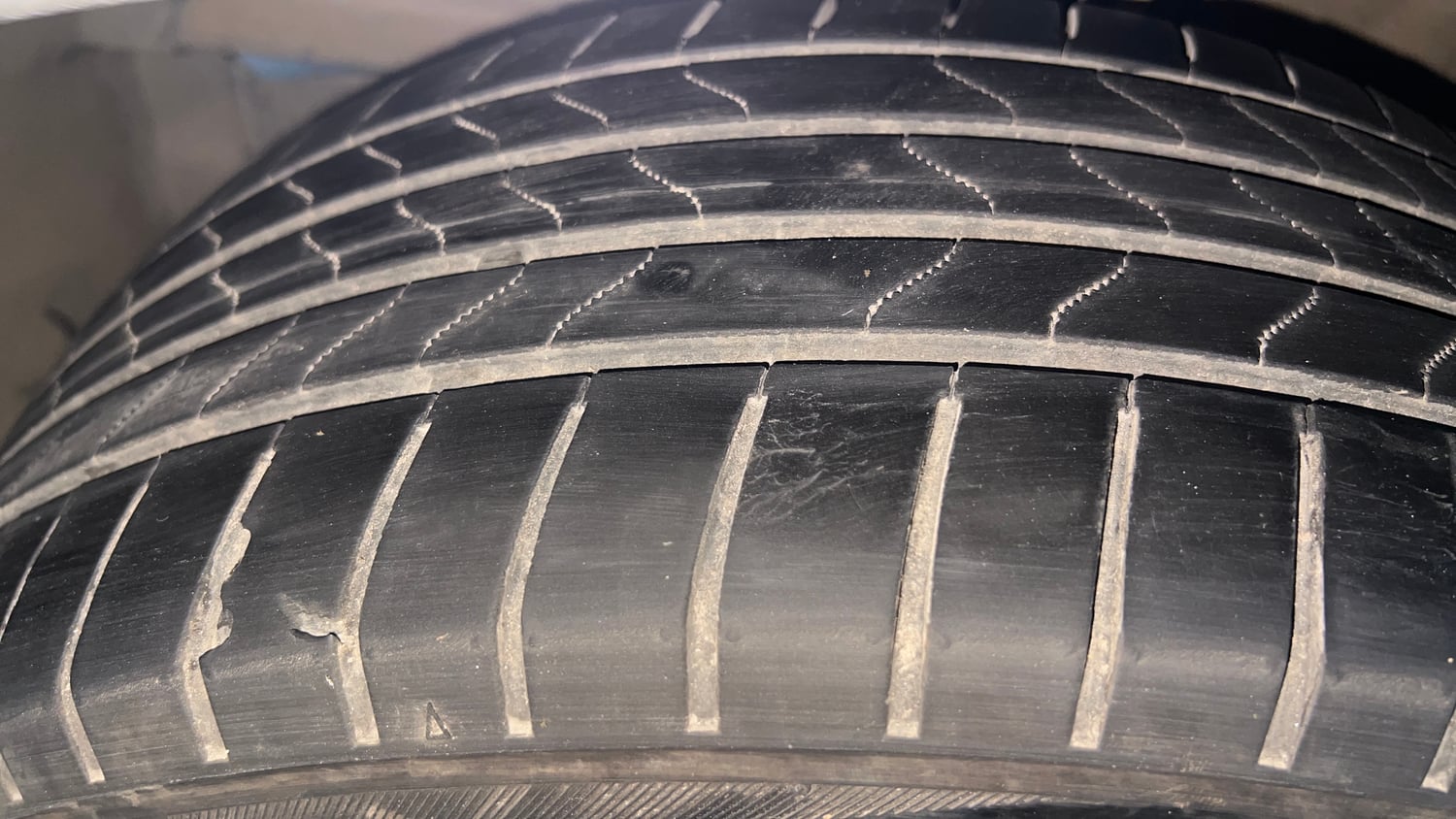Used 2018 Maruti Suzuki Baleno Alpha 1.2 Petrol Manual tyres LEFT FRONT TYRE TREAD VIEW