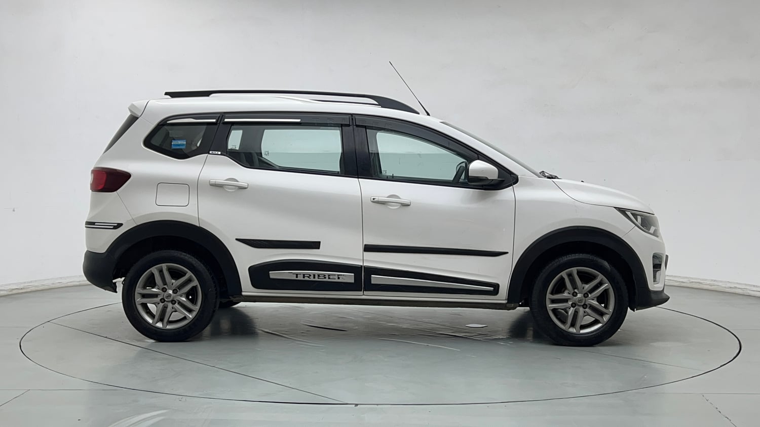 Used 2021 Renault Triber RXZ EASY-R AMT Petrol Automatic exterior RIGHT SIDE VIEW