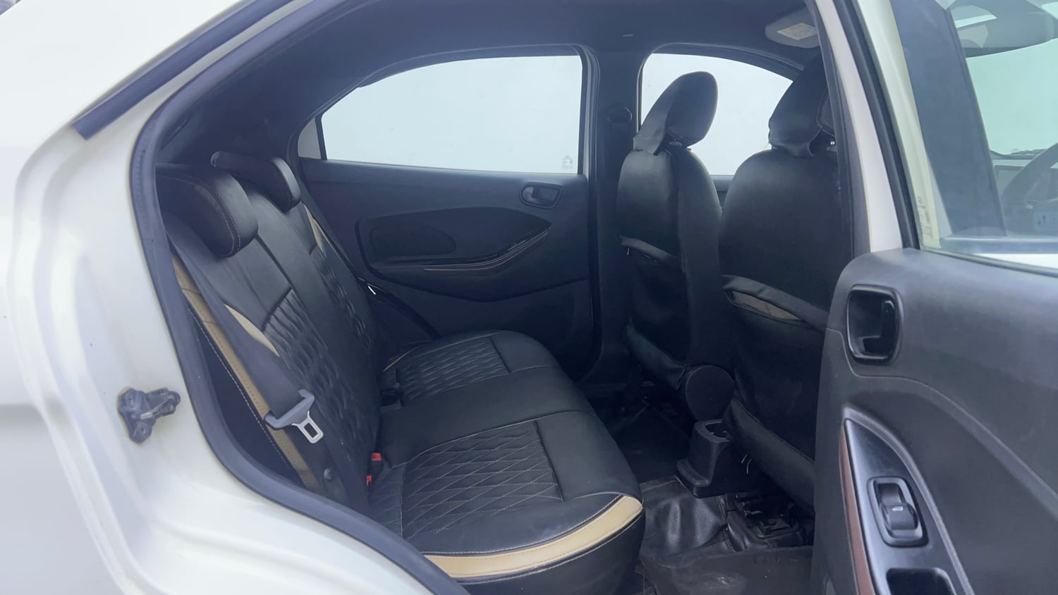 Used 2020 Ford Freestyle Titanium Plus 1.2 Ti-VCT Petrol Manual interior RIGHT SIDE REAR DOOR CABIN VIEW
