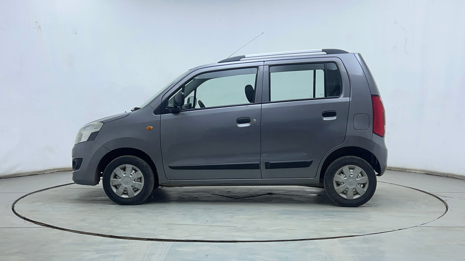 Used 2014 Maruti Suzuki Wagon R LXI Petrol Manual exterior LEFT SIDE VIEW
