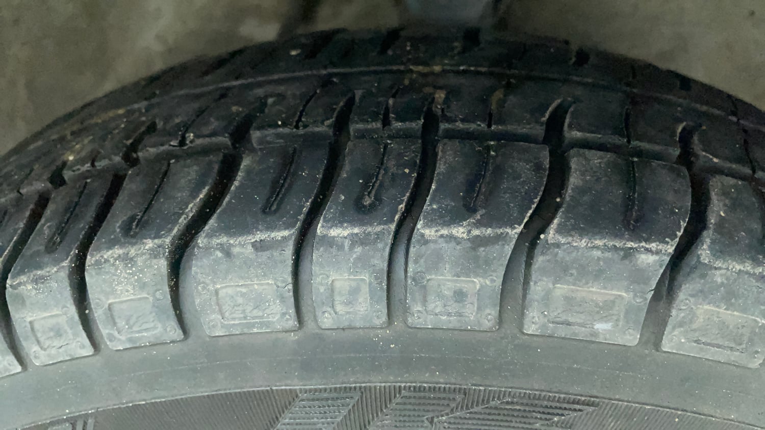 Used 2019 Maruti Suzuki Alto 800 LXi Petrol Manual tyres RIGHT FRONT TYRE TREAD VIEW
