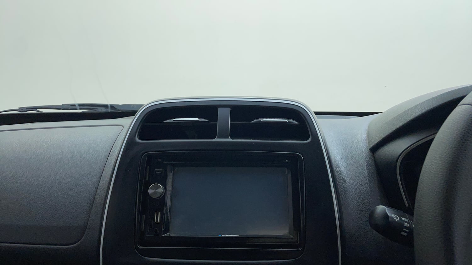 Used 2016 Renault Kwid RXL Petrol Manual top_features Integrated (in-dash) music system