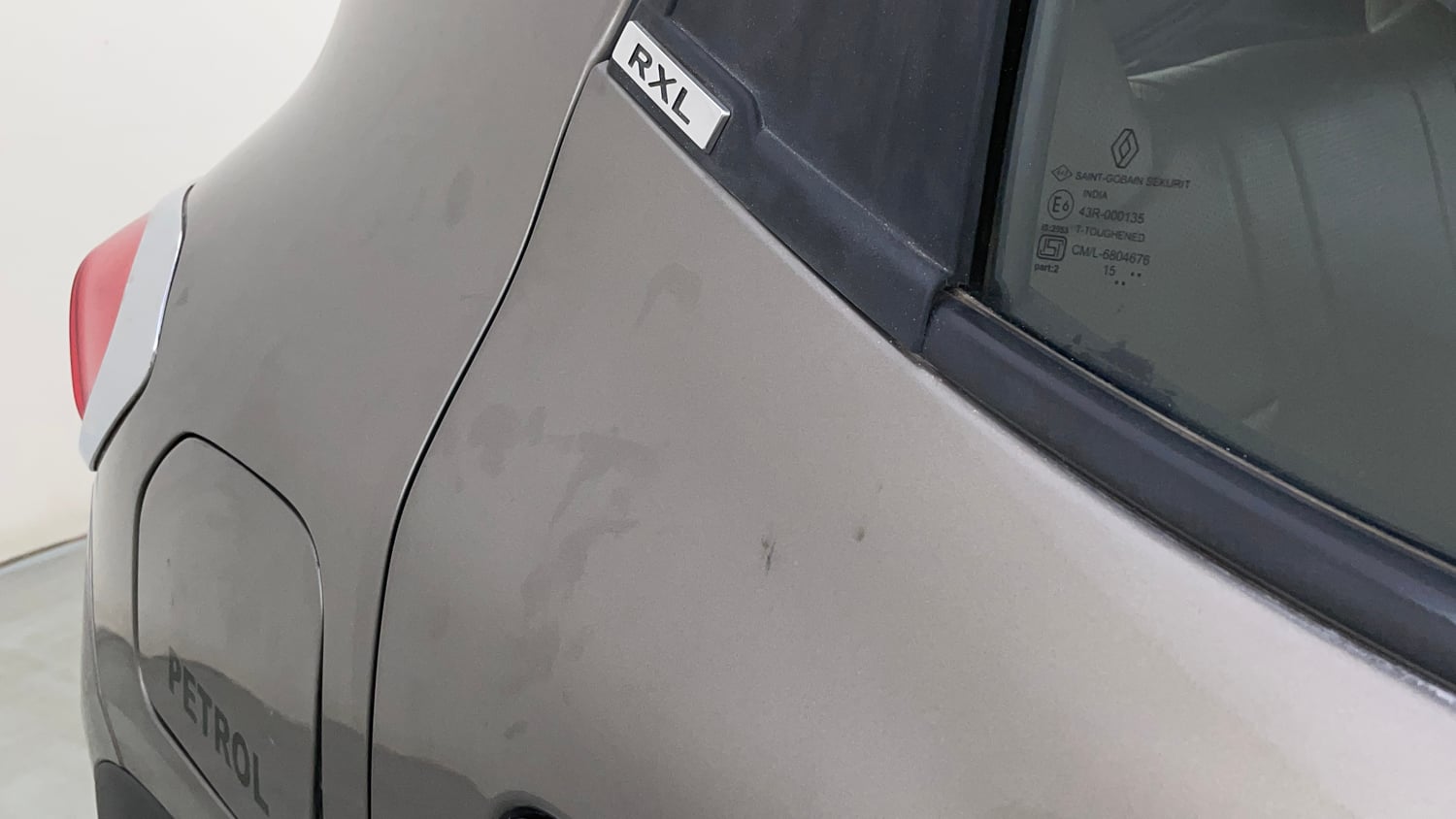 Used 2016 Renault Kwid RXL Petrol Manual dents MINOR SCRATCH