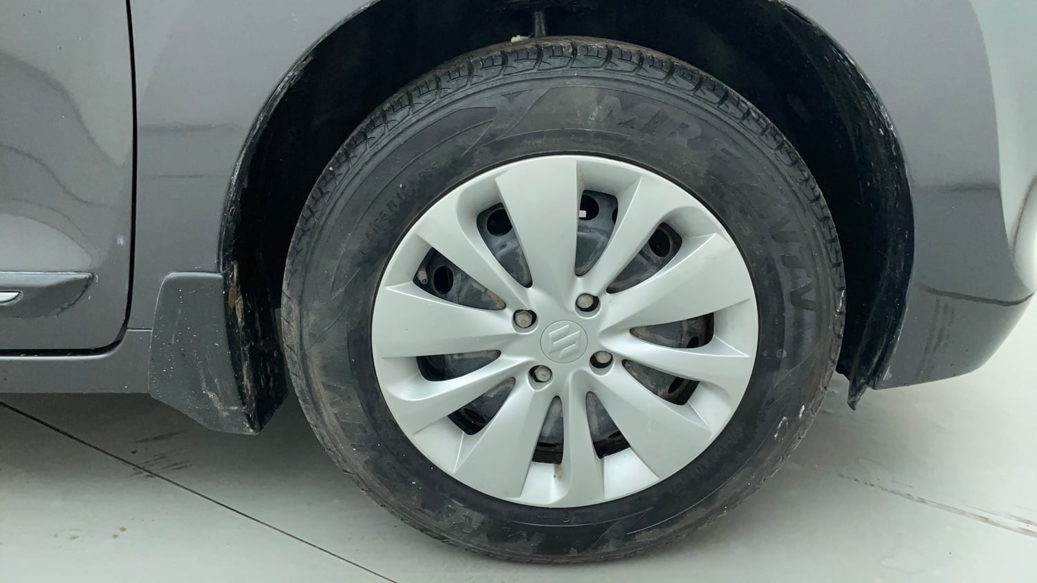 Used 2016 Maruti Suzuki Baleno Delta 1.2 Petrol Manual tyres RIGHT FRONT TYRE RIM VIEW