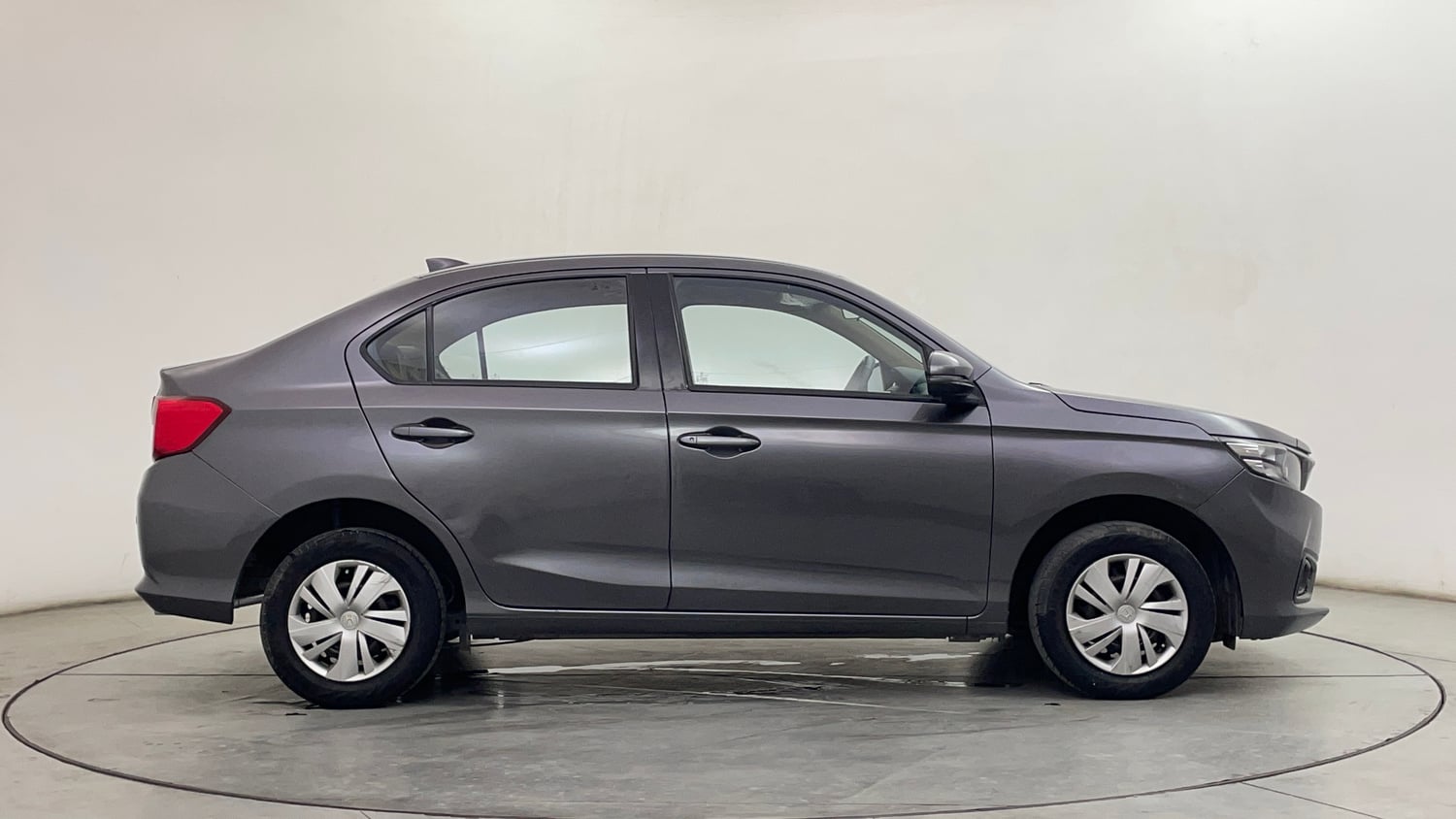 Used 2018 Honda Amaze 1.2 S CVT Petrol Petrol Automatic exterior RIGHT SIDE VIEW