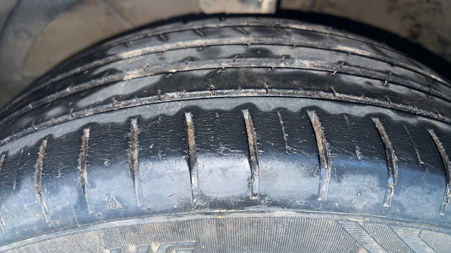 Used 2022 Maruti Suzuki Baleno Alpha MT Petrol Manual tyres LEFT FRONT TYRE TREAD VIEW