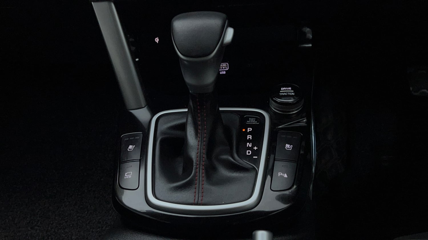 Used 2023 Kia Seltos GTX Plus 1.4 DCT Petrol Automatic interior GEAR  KNOB VIEW