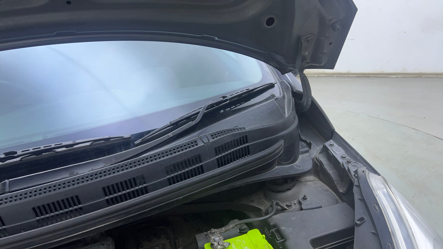 Used 2015 Hyundai Grand i10 Asta 1.2 Kappa VTVT Petrol Manual engine ENGINE LEFT SIDE HINGE & APRON VIEW