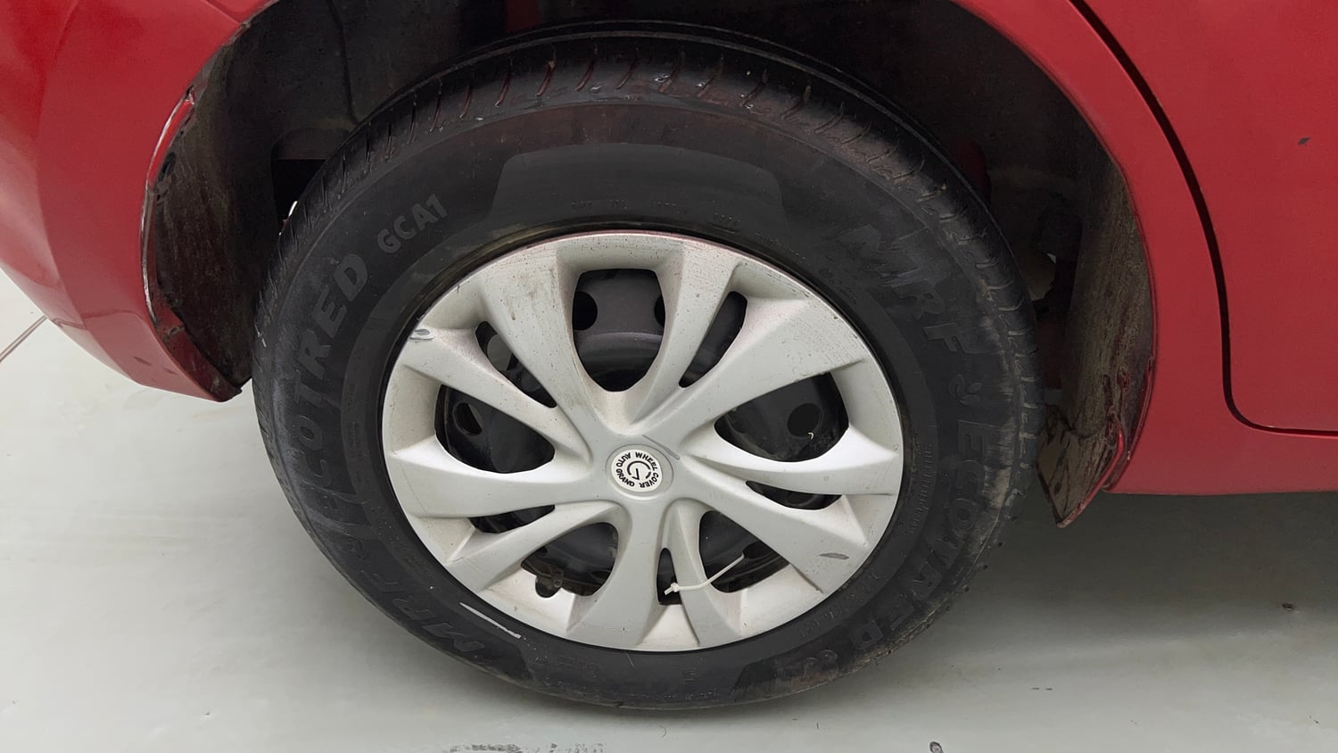 Used 2024 Maruti Suzuki Swift VXi (O) Petrol Manual tyres RIGHT REAR TYRE RIM VIEW