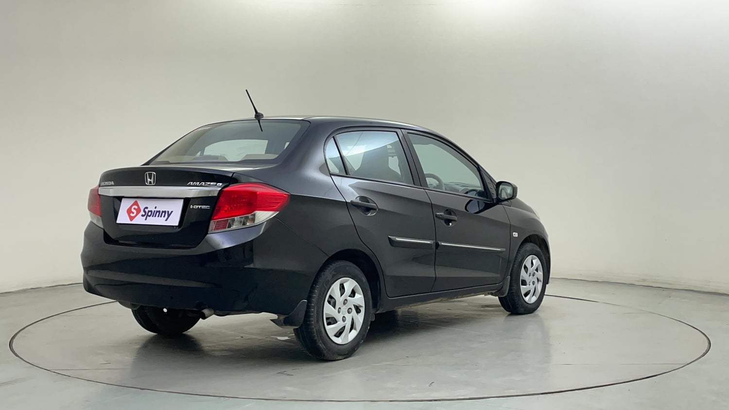 Used 2014 Honda Amaze 1.5 S i-DTEC Diesel Manual exterior RIGHT REAR CORNER VIEW