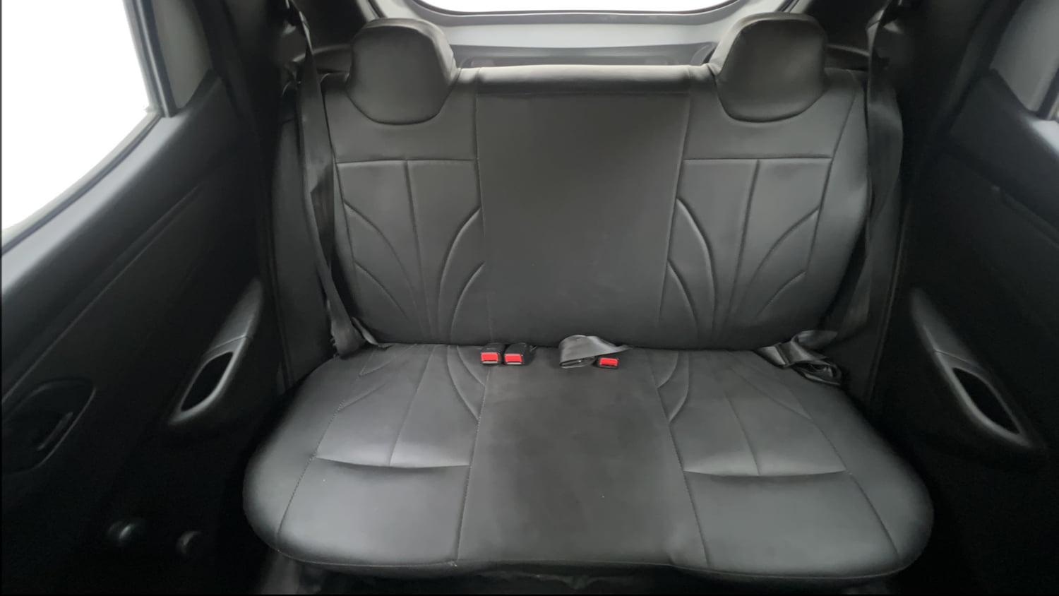 Used 2018 Renault Kwid 1.0 RXL Petrol Manual interior REAR SEAT CONDITION VIEW