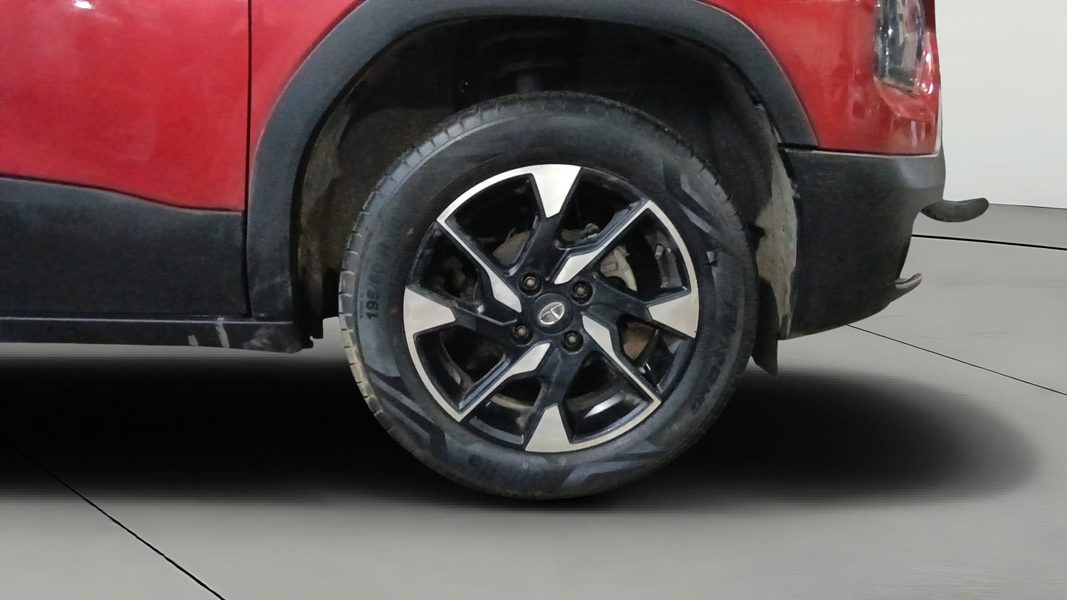 Used 2022 Tata Punch Creative AMT Petrol Automatic tyres RIGHT FRONT TYRE RIM VIEW