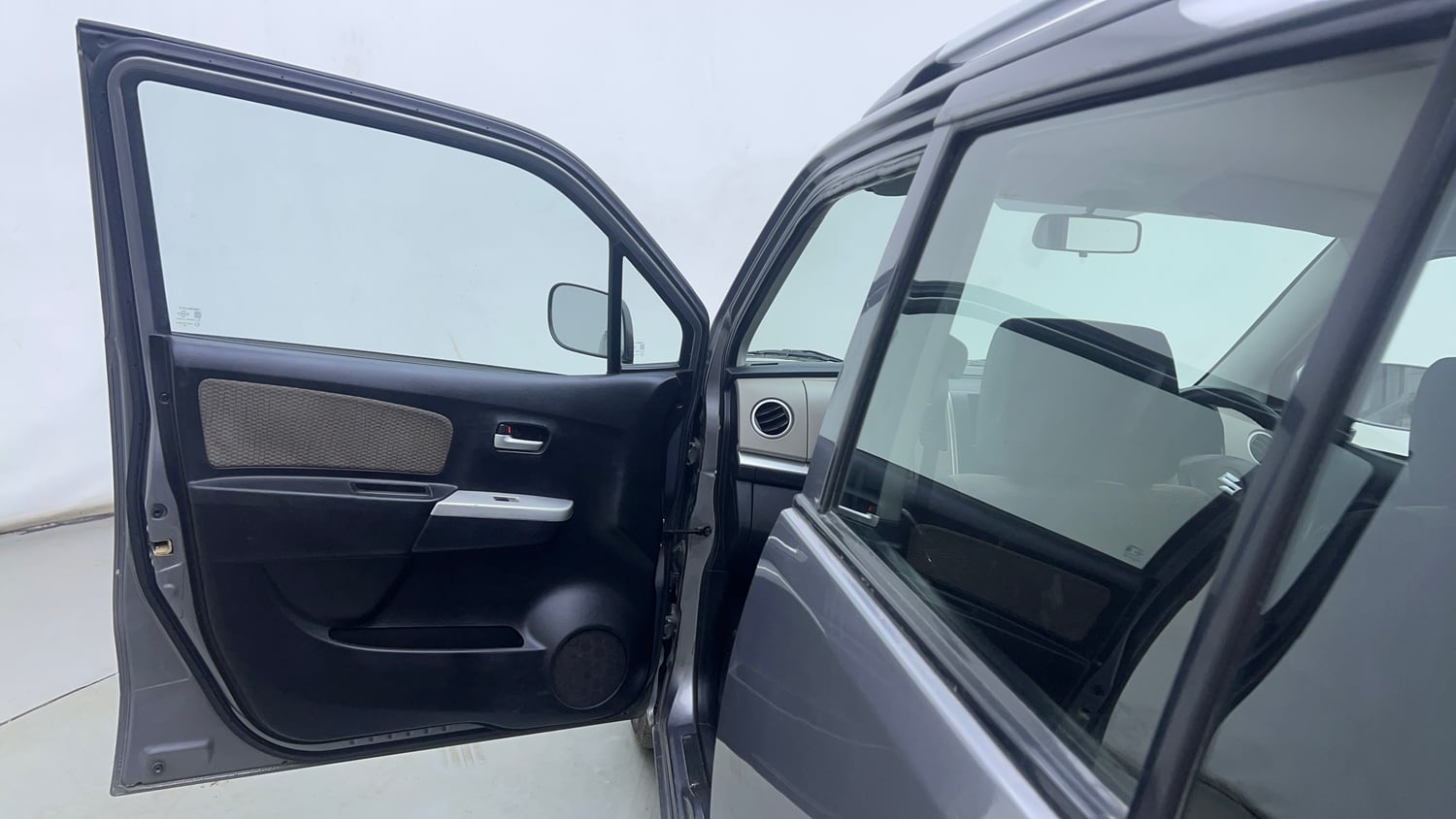 Used 2014 Maruti Suzuki Wagon R LXI Petrol Manual interior LEFT FRONT DOOR OPEN VIEW
