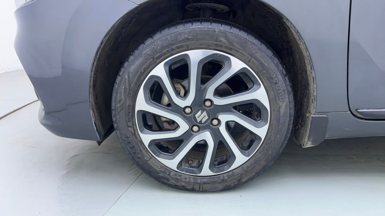 Used 2022 Maruti Suzuki Baleno Alpha MT Petrol Manual tyres LEFT FRONT TYRE RIM VIEW