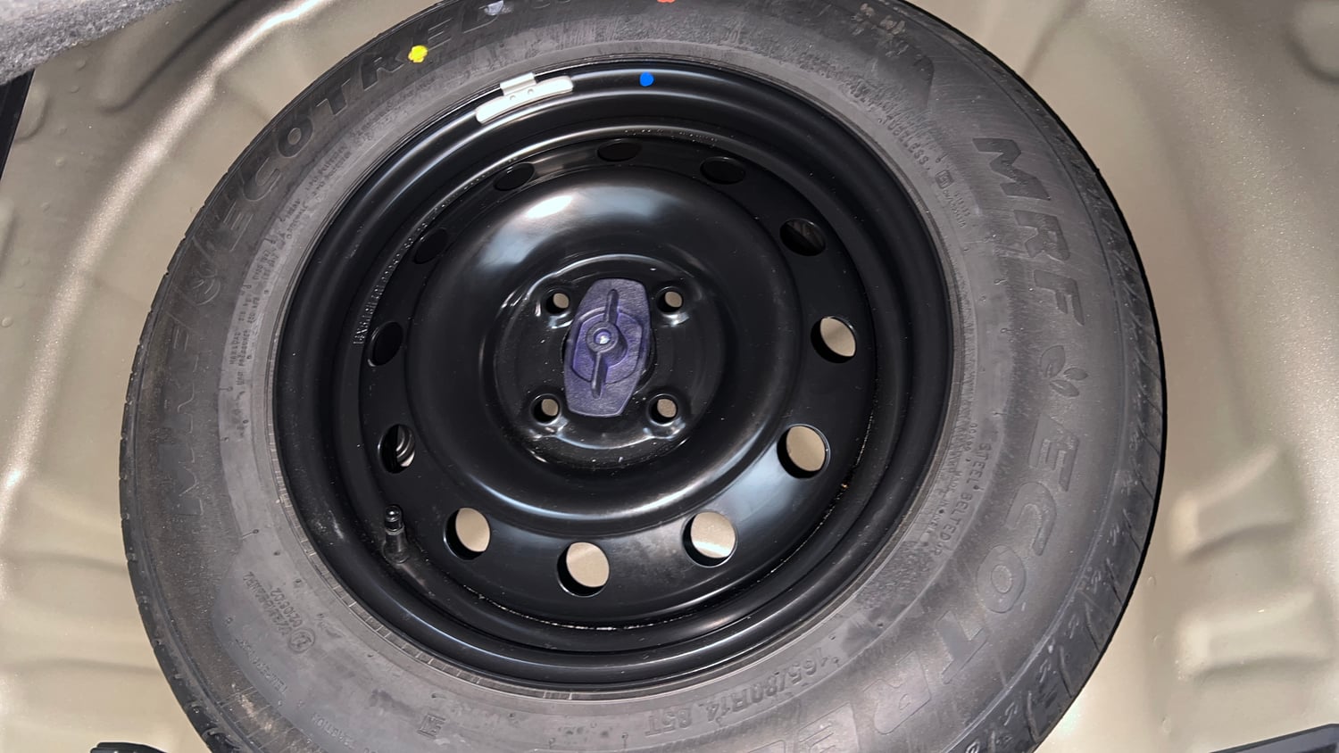 Used 2025 Maruti Suzuki Swift VXi Petrol Manual tyres SPARE TYRE VIEW