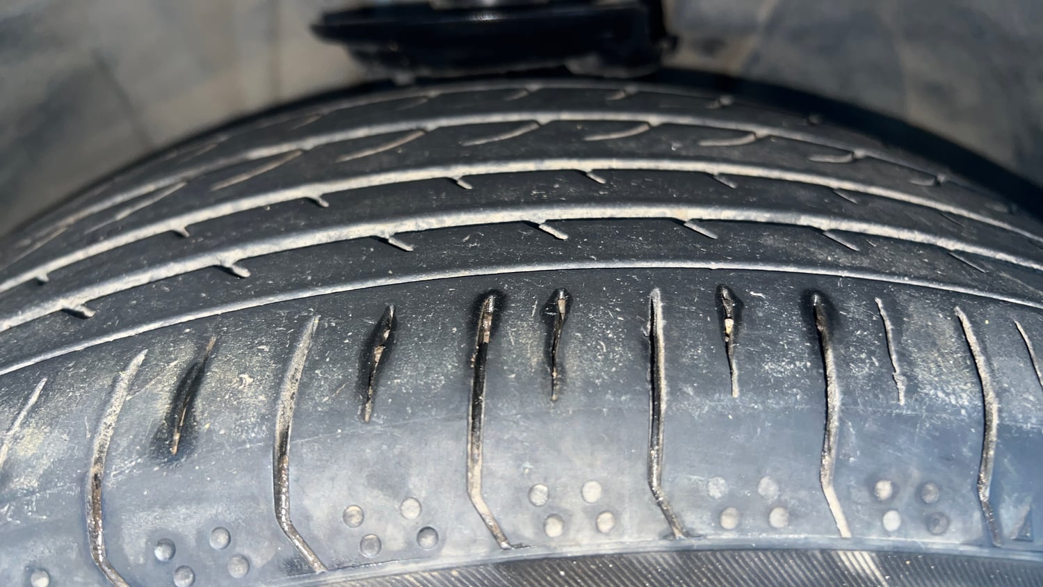 Used 2019 Jeep Compass Limited Plus Diesel 4x4 Diesel Manual tyres RIGHT FRONT TYRE TREAD VIEW