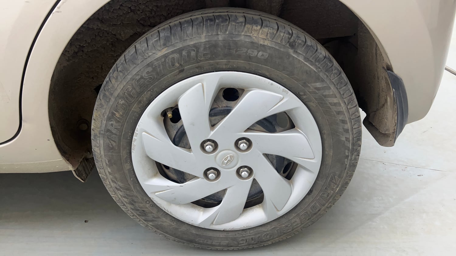 Used 2019 Hyundai Santro Sportz AMT Petrol Automatic tyres LEFT REAR TYRE RIM VIEW