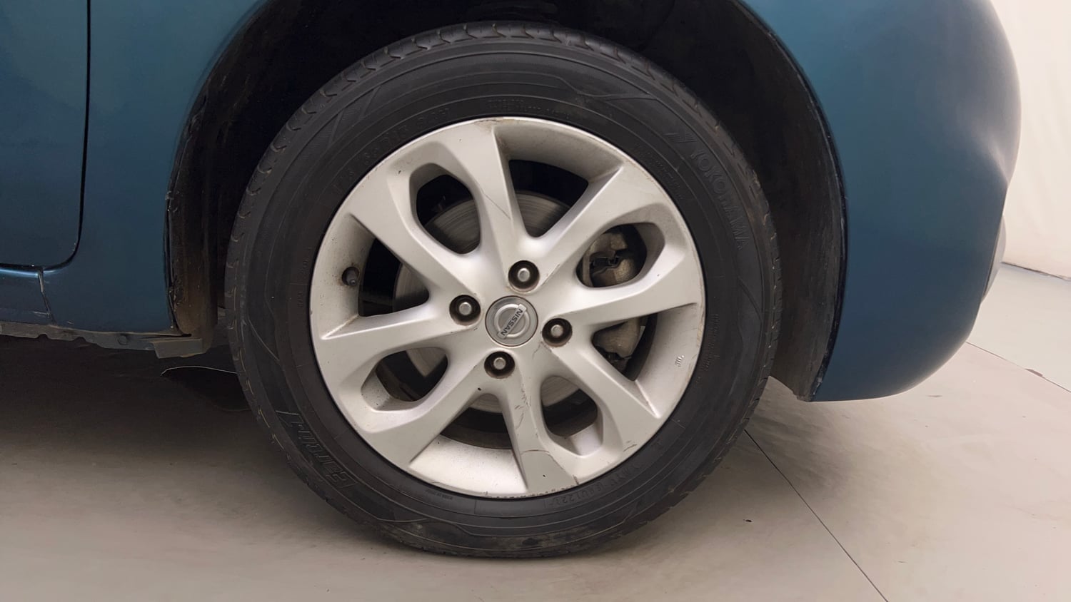 Used 2016 Nissan Micra XV CVT Petrol Automatic tyres RIGHT FRONT TYRE RIM VIEW