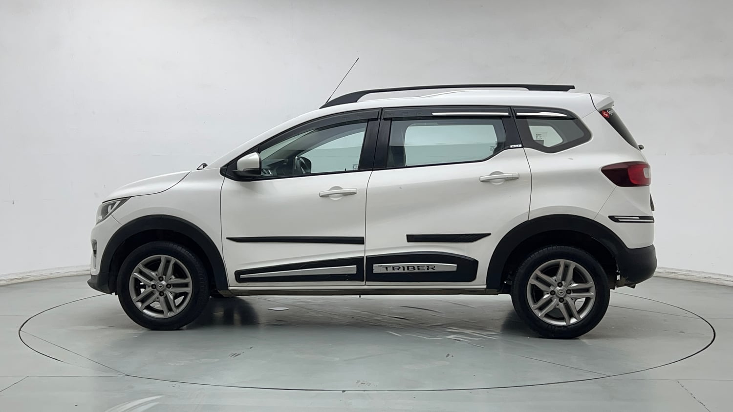 Used 2021 Renault Triber RXZ EASY-R AMT Petrol Automatic exterior LEFT SIDE VIEW