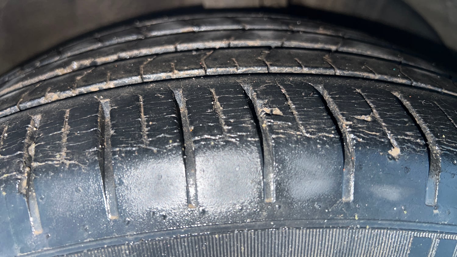 Used 2017 Maruti Suzuki Baleno Zeta 1.3 Diesel Manual tyres RIGHT FRONT TYRE TREAD VIEW