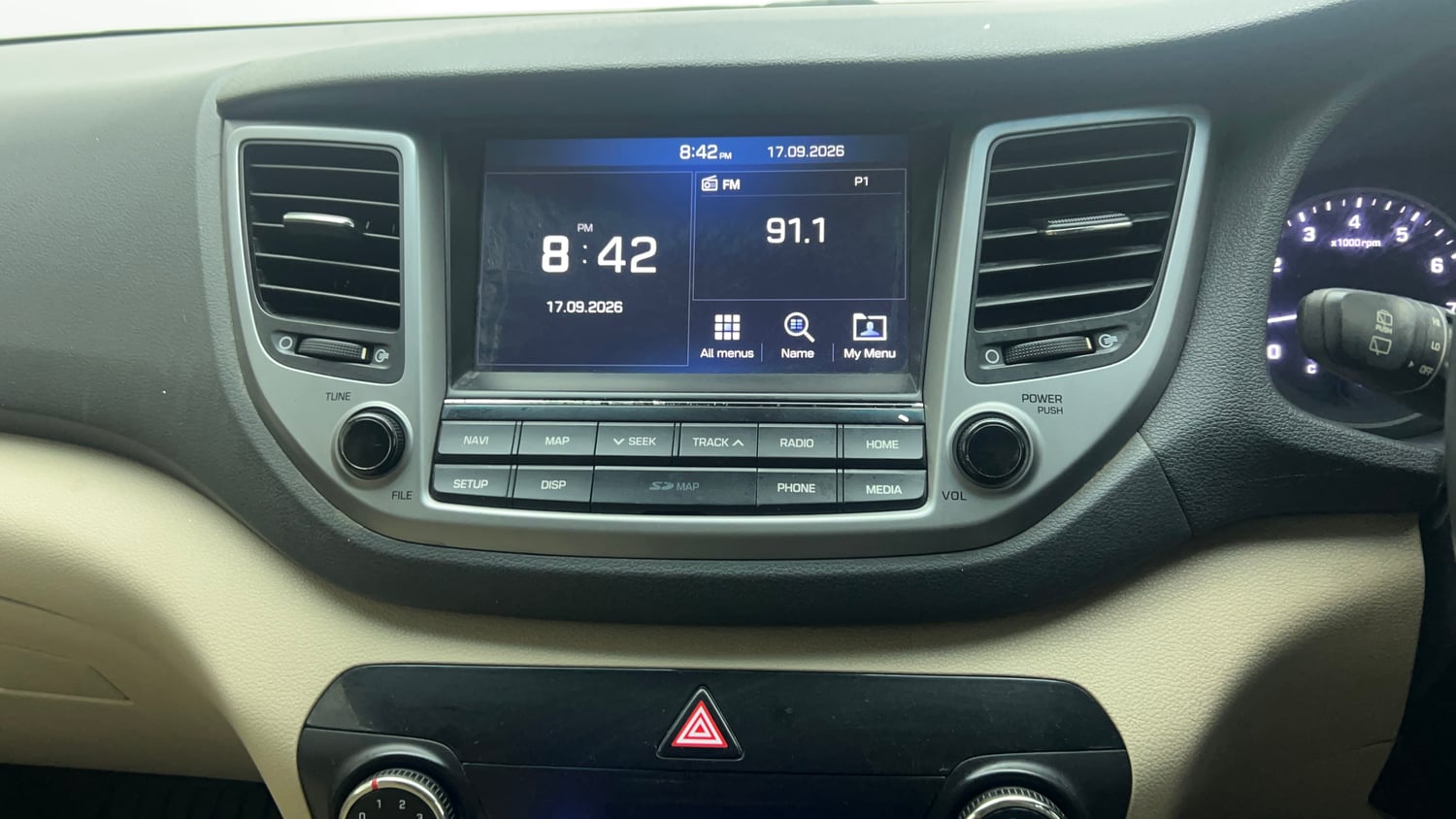 Used 2017 Hyundai Tucson 2WD MT Petrol Petrol Manual top_features Touch screen infotainment system