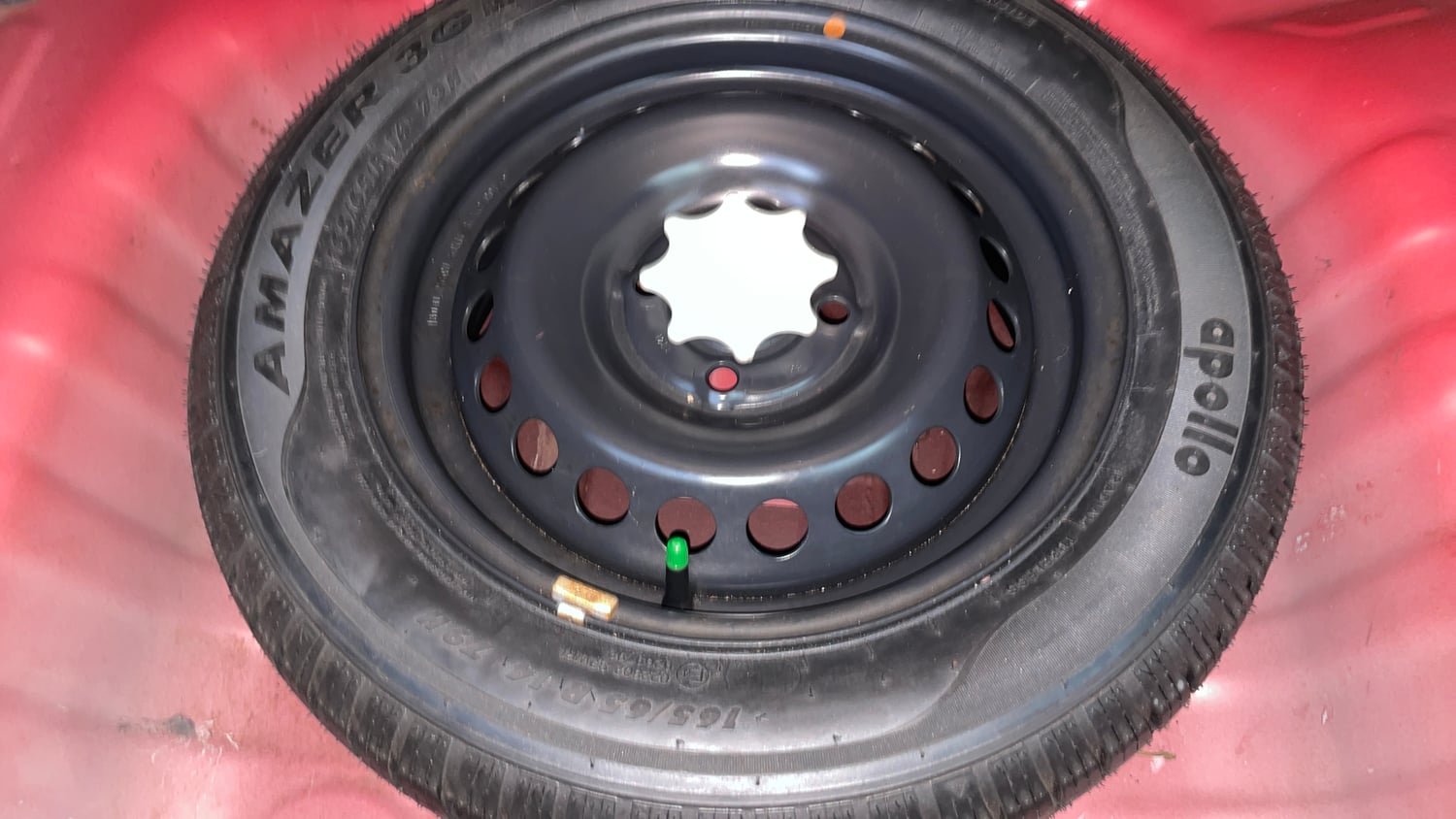Used 2018 Hyundai Grand i10 Sportz AT 1.2 Kappa VTVT Petrol Automatic tyres SPARE TYRE VIEW