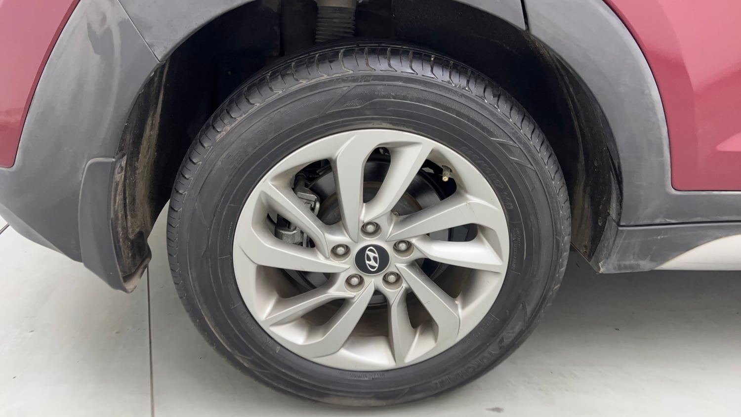 Used 2017 Hyundai Tucson 2WD MT Petrol Petrol Manual tyres RIGHT REAR TYRE RIM VIEW