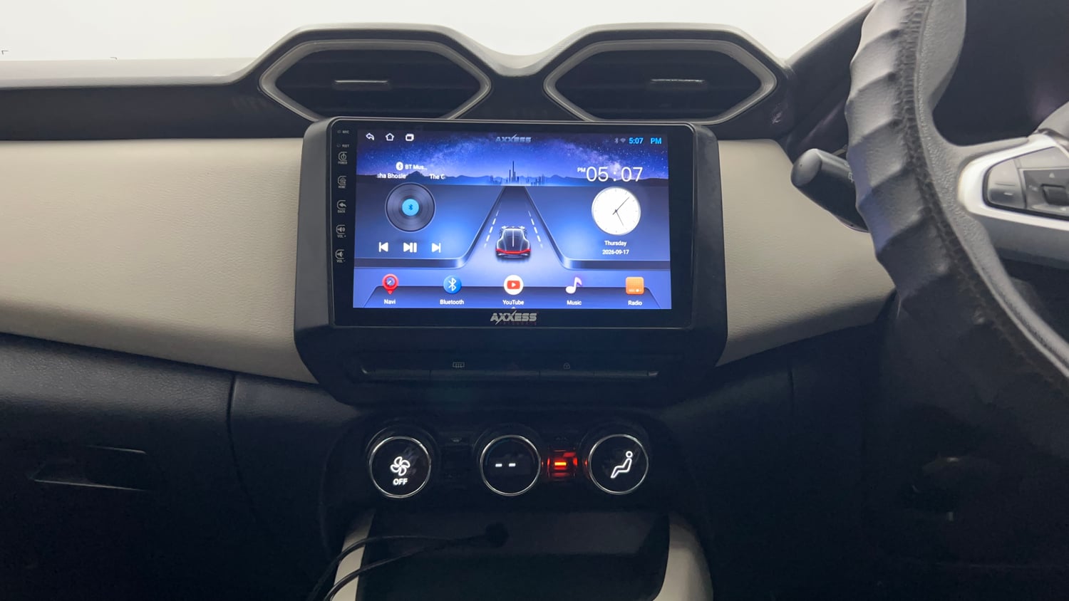 Used 2023 Nissan Magnite XL Petrol Manual top_features Integrated (in-dash) music system
