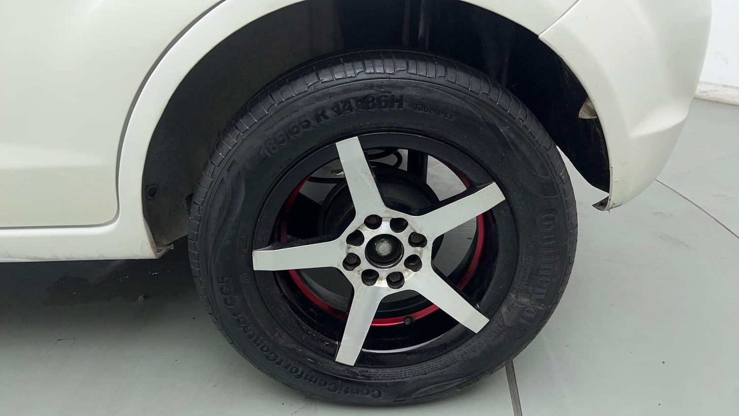 Used 2014 Ford Figo Duratec Petrol EXI 1.2 Petrol Manual tyres LEFT REAR TYRE RIM VIEW