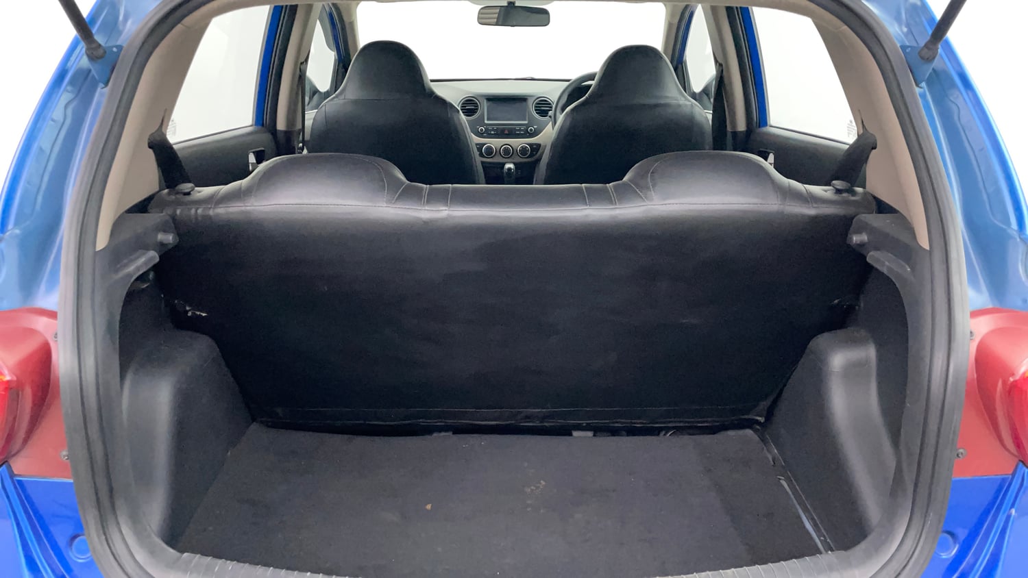 Used 2019 Hyundai Grand i10 Sportz AT 1.2 Kappa VTVT Petrol Automatic interior DICKY INSIDE VIEW