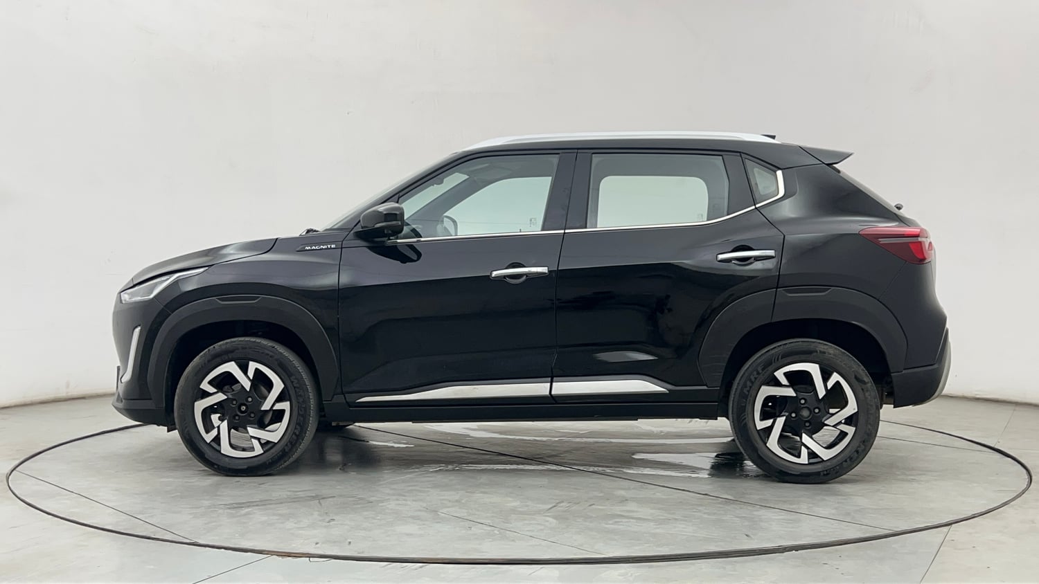 Used 2023 Nissan Magnite XV Premium Turbo Petrol Manual exterior LEFT SIDE VIEW