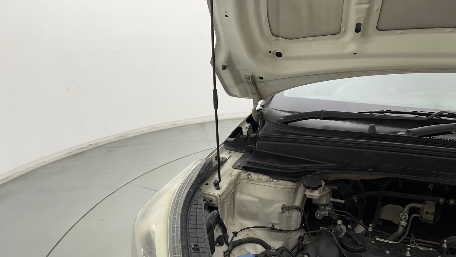 Used 2018 Hyundai Creta SX Plus 1.6 AT Petrol Petrol Automatic engine ENGINE RIGHT SIDE HINGE & APRON VIEW