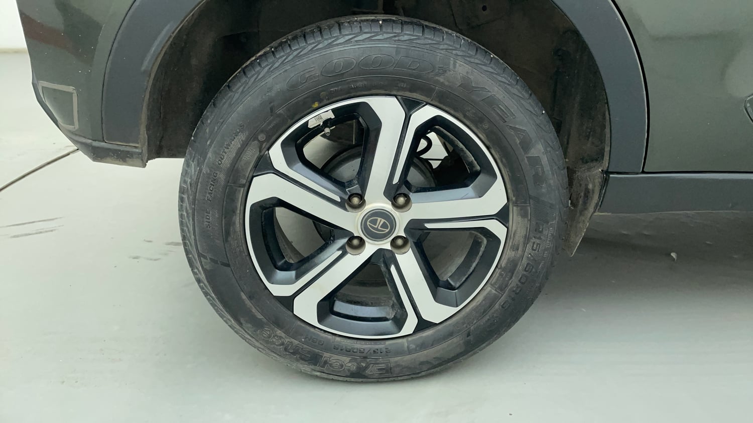 Used 2022 Tata Nexon XZ Plus Diesel Diesel Manual tyres RIGHT REAR TYRE RIM VIEW