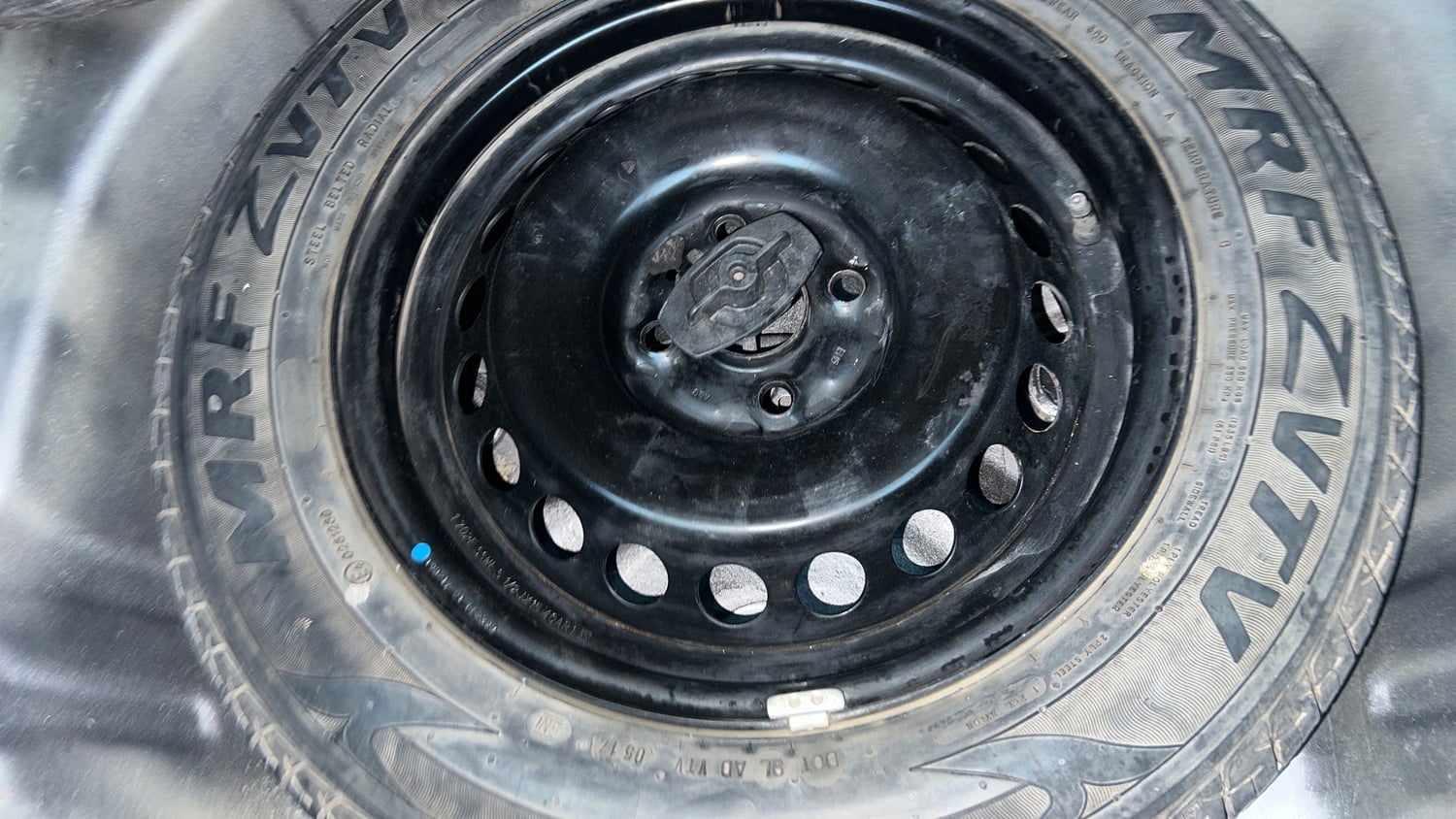 Used 2017 Maruti Suzuki Baleno Delta 1.2 Petrol Manual tyres SPARE TYRE VIEW
