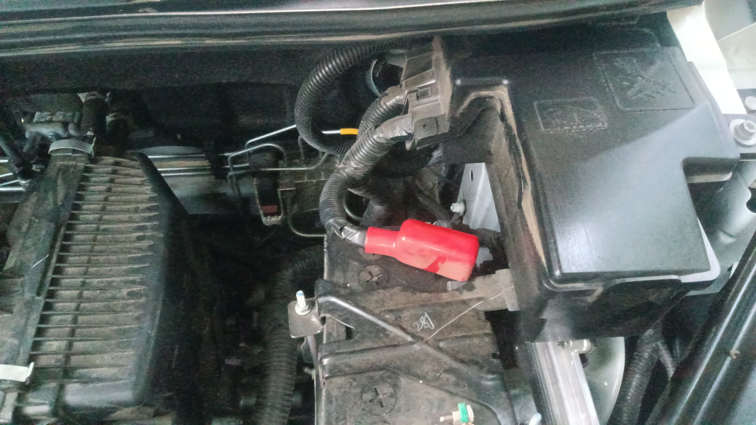 Used 2026 Nissan Magnite Acenta B4D 1.0 Petrol AMT Petrol Automatic engine ENGINE LEFT SIDE HINGE & APRON VIEW