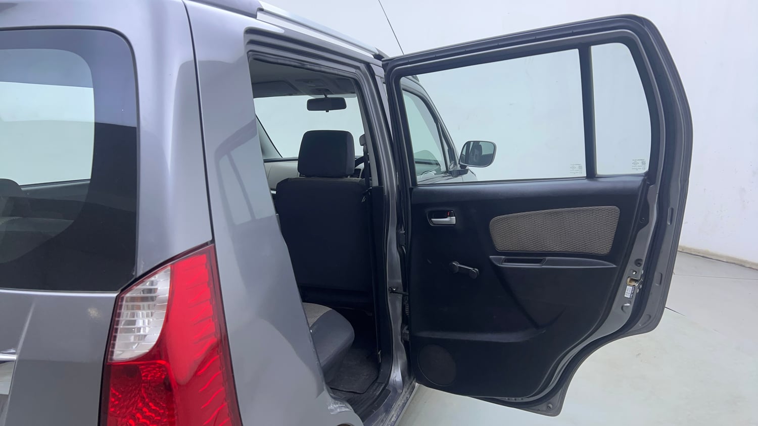 Used 2014 Maruti Suzuki Wagon R LXI Petrol Manual interior RIGHT REAR DOOR OPEN VIEW