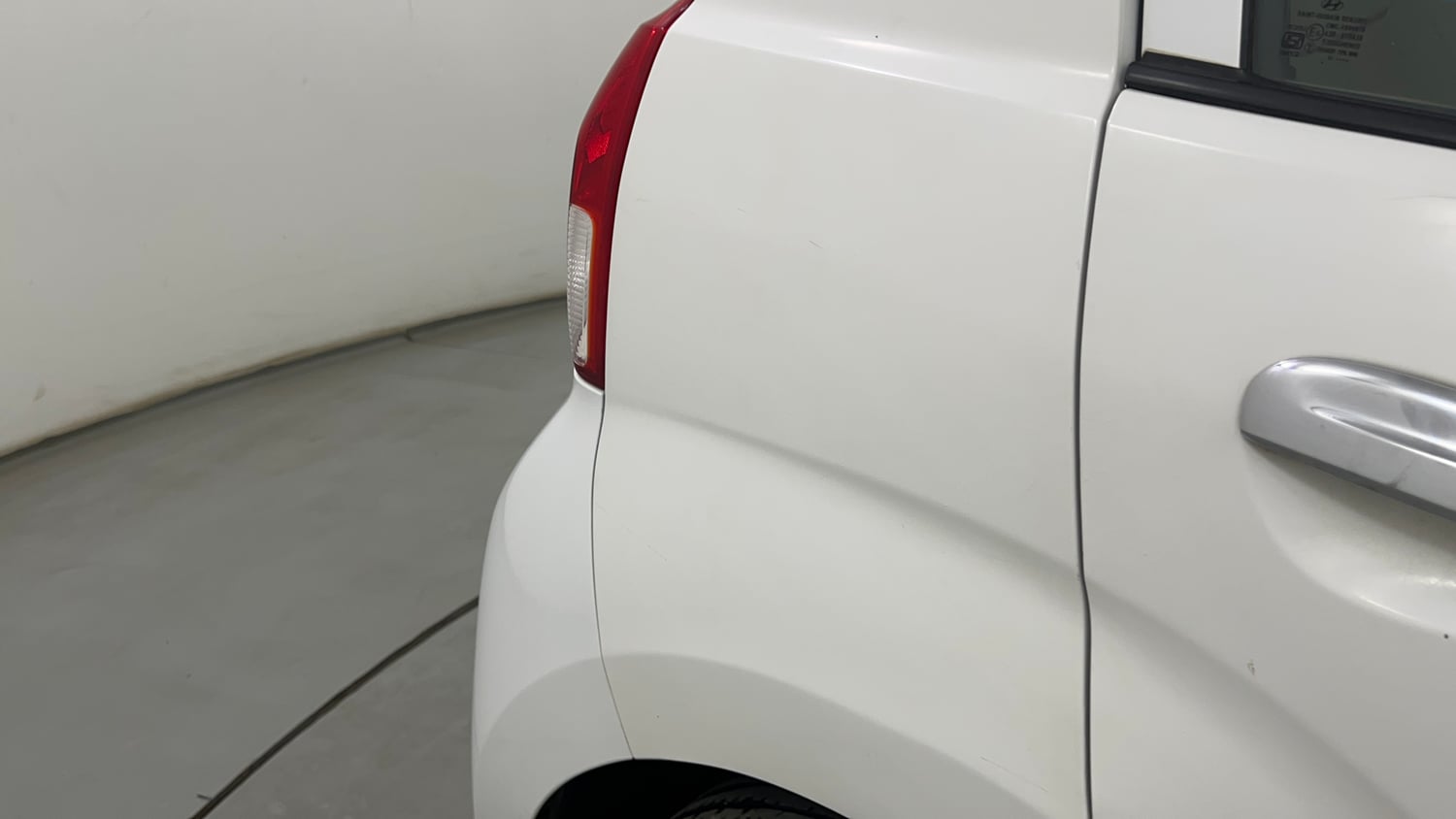 Used 2018 Hyundai Santro Asta Petrol Manual dents MINOR SCRATCH