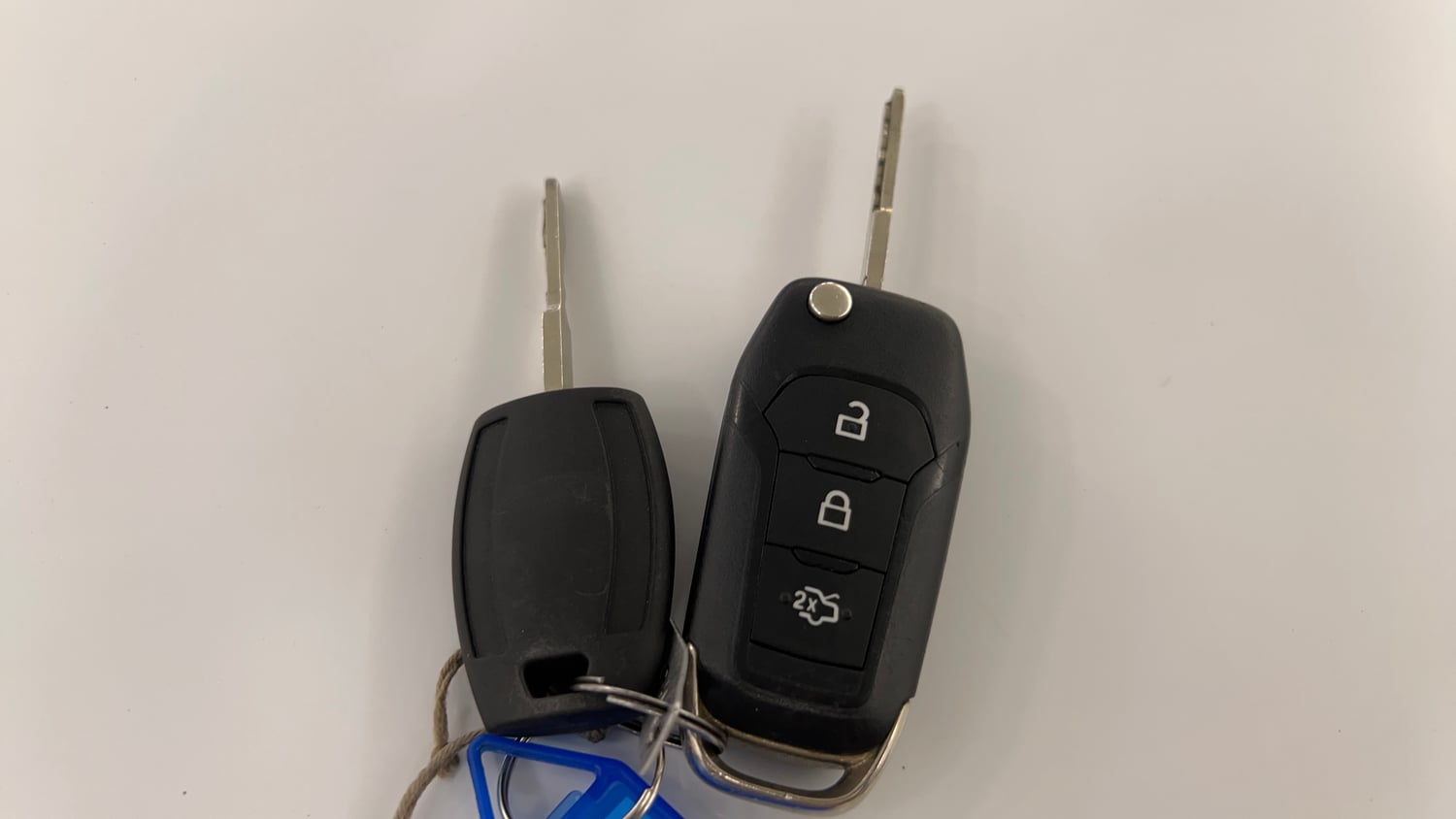 Used 2016 Ford Figo Aspire Titanium 1.2 Ti-VCT Petrol Manual extra CAR KEY VIEW