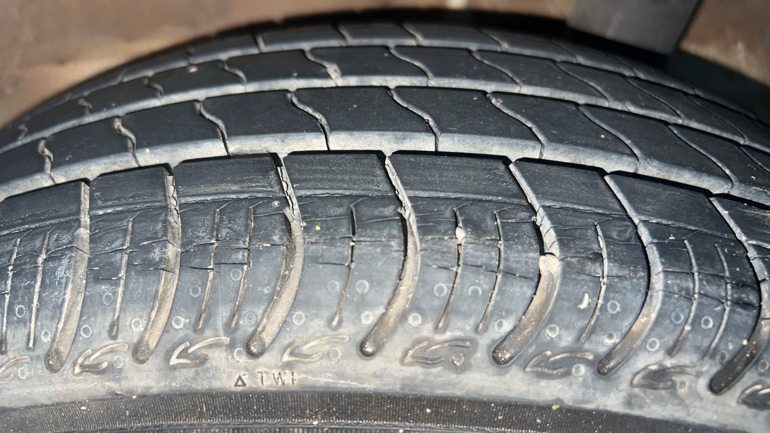Used 2023 Maruti Suzuki Wagon R ZXI Plus 1.2 Petrol Manual tyres LEFT REAR TYRE TREAD VIEW