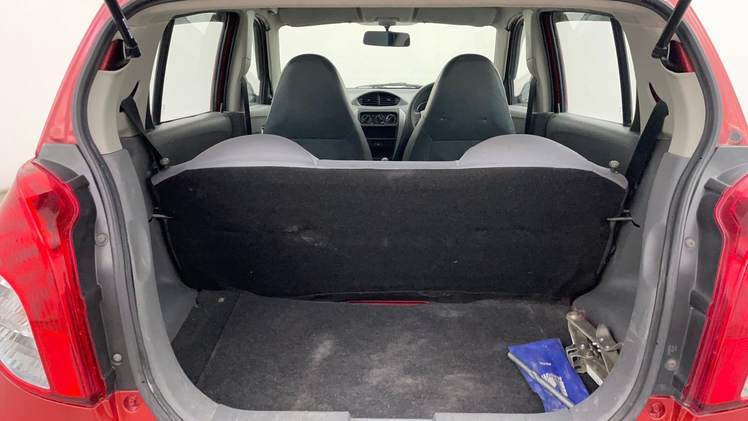 Used 2016 Maruti Suzuki Alto 800 Lxi Petrol Manual interior DICKY INSIDE VIEW