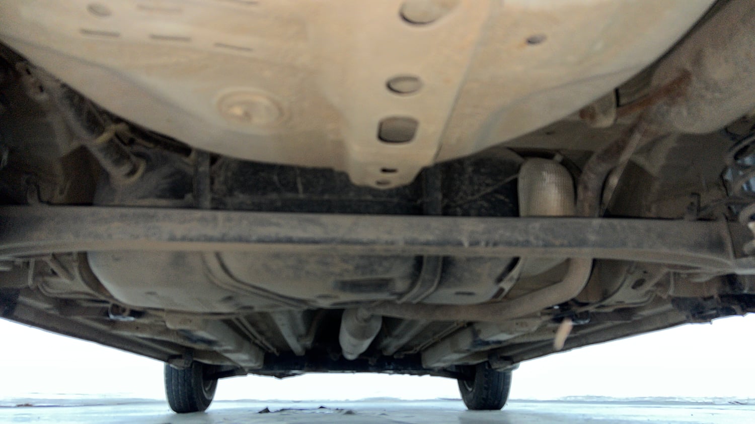 Used 2016 Maruti Suzuki Swift Lxi (O) Petrol Manual extra REAR UNDERBODY VIEW (TAKEN FROM REAR)
