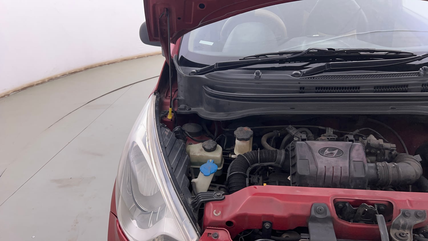 Used 2013 Hyundai Eon D-Lite + Petrol Manual engine ENGINE RIGHT SIDE HINGE & APRON VIEW