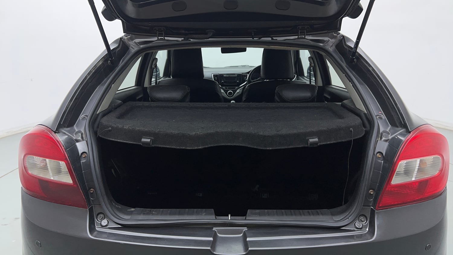 Used 2018 Maruti Suzuki Baleno Delta 1.2 Petrol Manual interior DICKY INSIDE VIEW