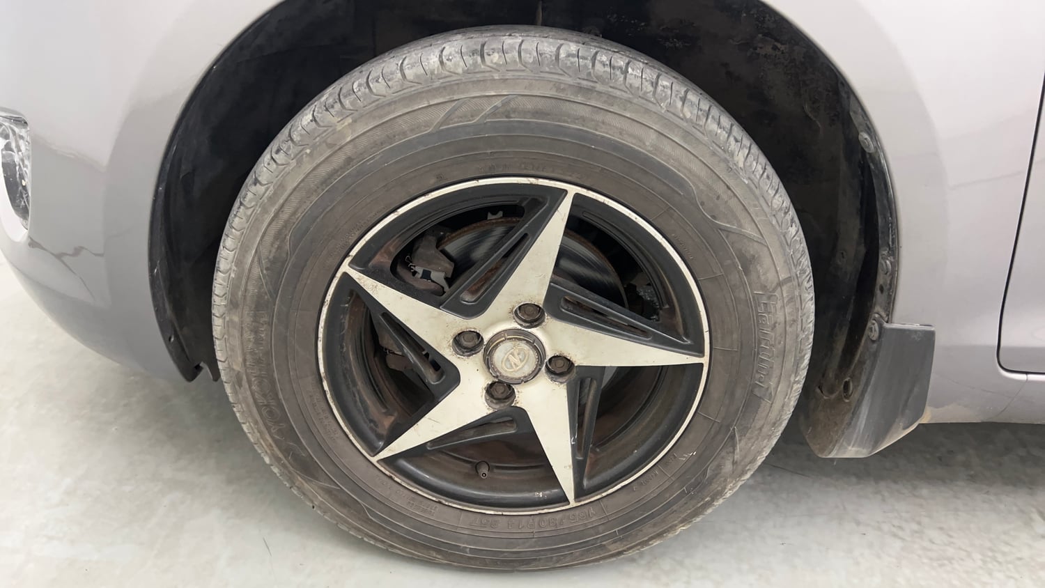Used 2012 Maruti Suzuki Swift VXi Petrol Manual tyres LEFT FRONT TYRE RIM VIEW