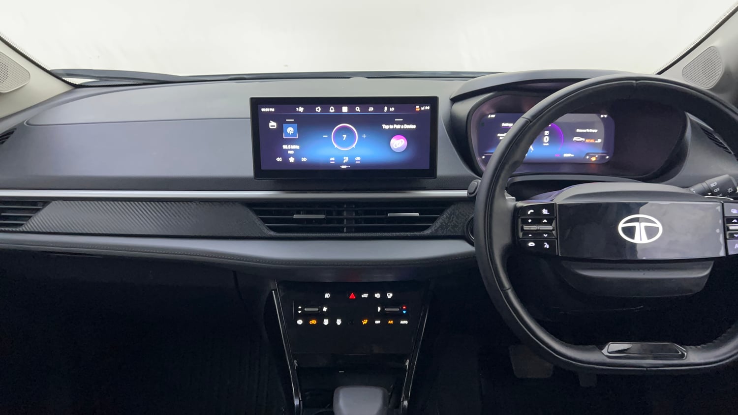 Used 2025 Tata Nexon Fearless Plus (PS) 1.2 Petrol DCA Dual Tone Petrol Automatic interior MUSIC SYSTEM & AC CONTROL VIEW